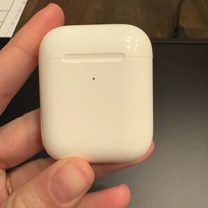 Apple AirPods 2nd Gen